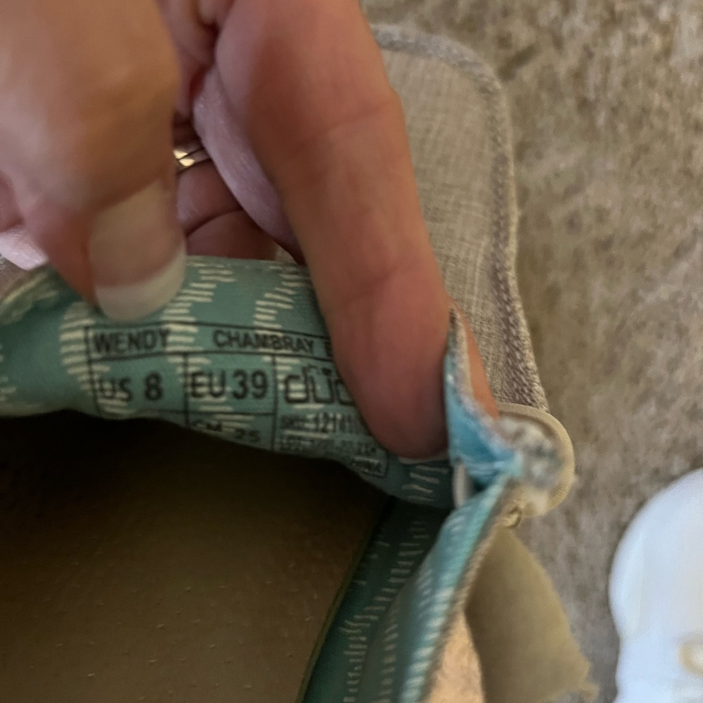 Women’s Hey Dudes size 8